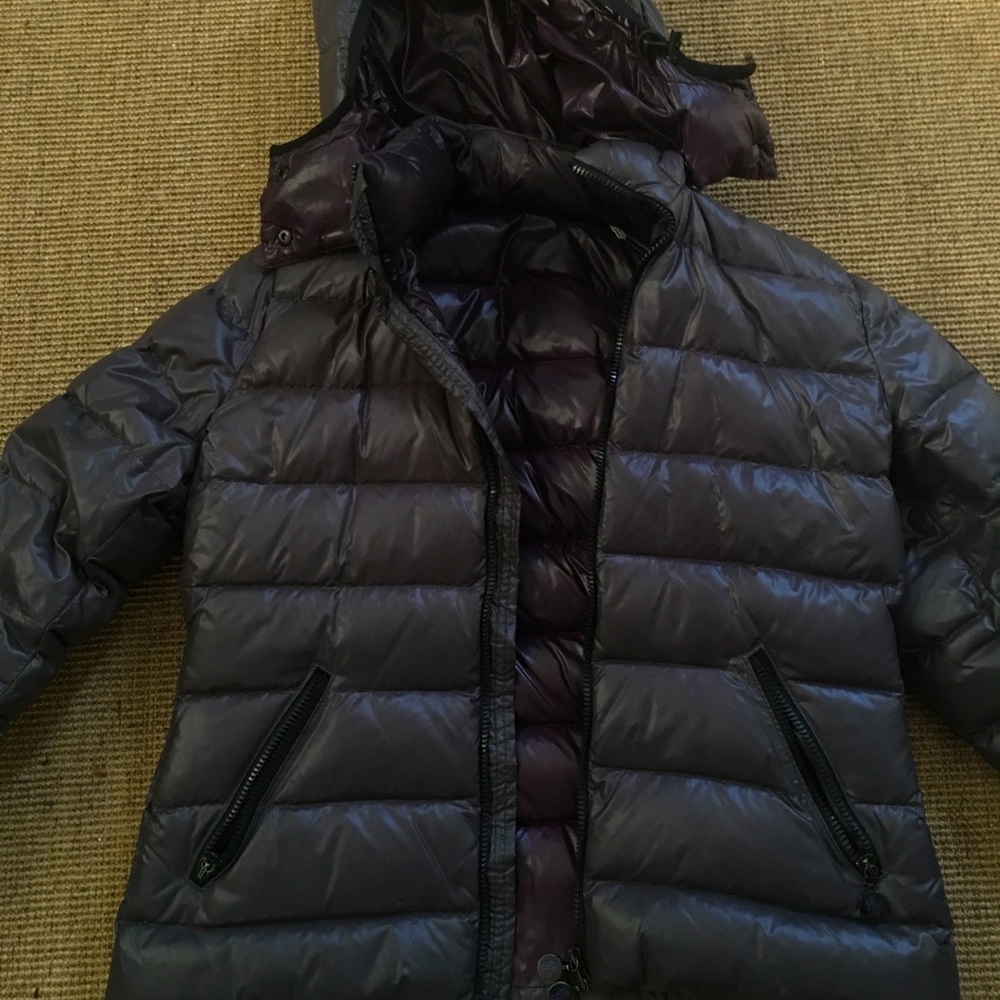 Moncler bady slim down jacket W/hood size 4